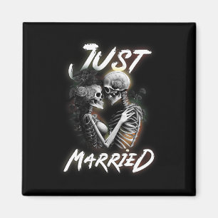 Married Halloween Skeleton Bride And Groom Wedding Magnet