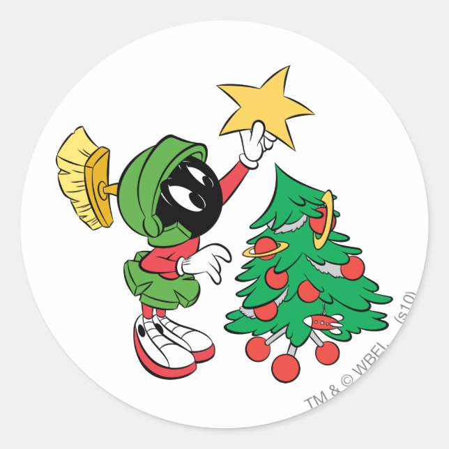 MARVIN THE MARTIAN™ putting star on tree Classic Round Sticker (Front)