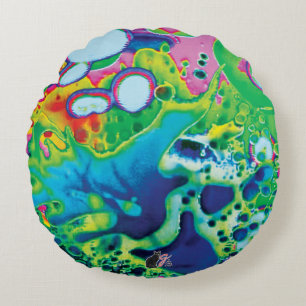 Masseuse Juice Round Pillow