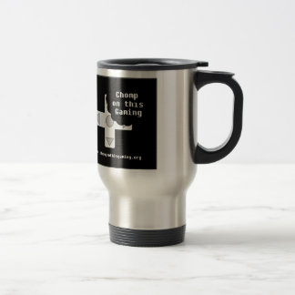 Mastication bruyante sur cette tasse de voyageur