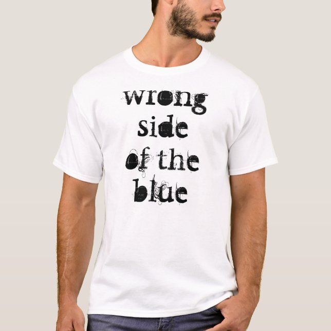 Mauvais côté du T-shirt bleu de billard ! (Devant)