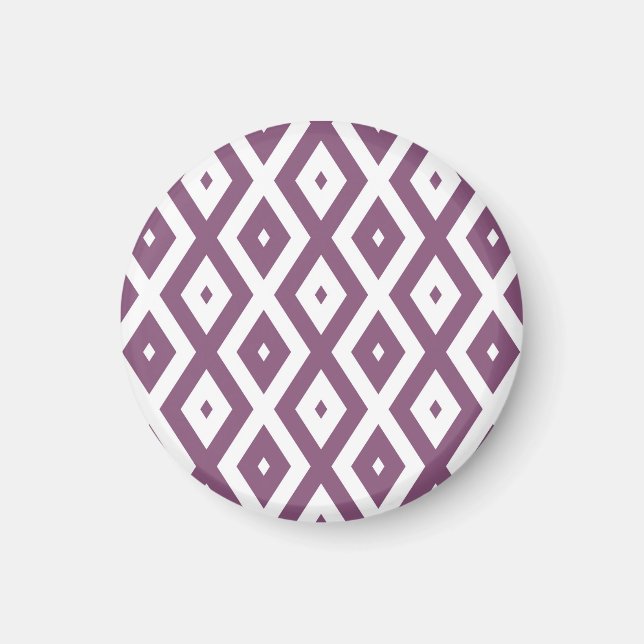 Mauve and white diamond pattern magnet (Front)