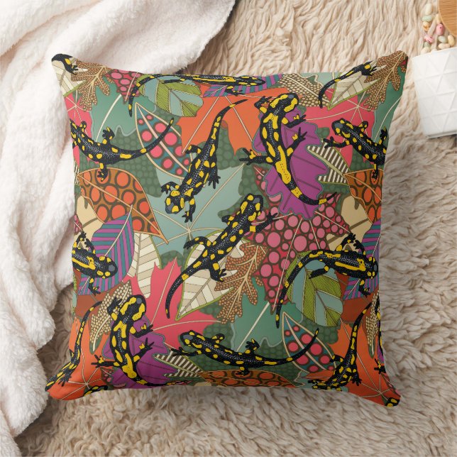 maximalist salamander forest throw pillow (Blanket)