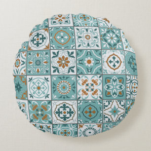 Mediterranean seamless pattern from Moroccan tiles Round Pillow