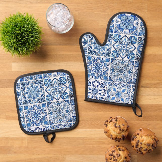 Mediterranean Tiles, Portugese, Azulejo, Majolica Oven Mitt & Pot Holder Set (Top Down)