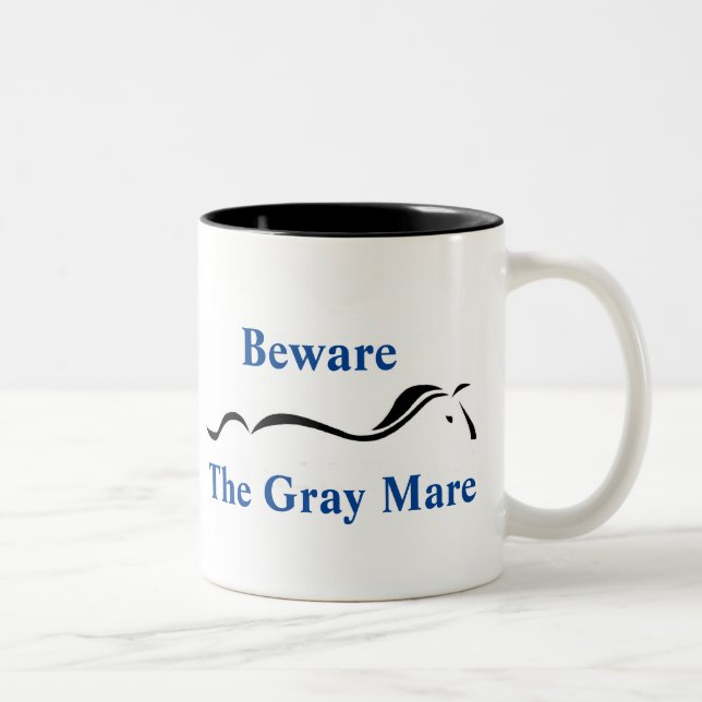 'Méfiez-vous de la jument gris' Mug par Anna Blake (Droit)