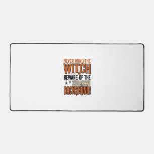 Méfiez-vous du T-shirt de sorcière d'Halloween de 