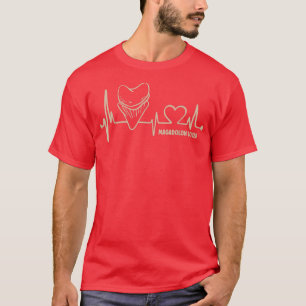 Megalodon lover heartbeat shark fossil hunter  T-Shirt