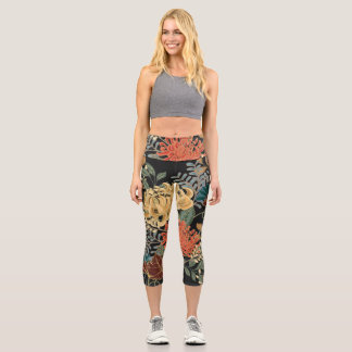 Mehndi Tracery Tile: Ethnic Seamless Design Capri Leggings