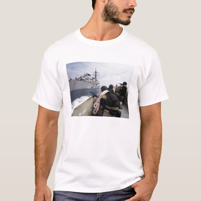 Members of the visit, board, search T-Shirt (Front)
