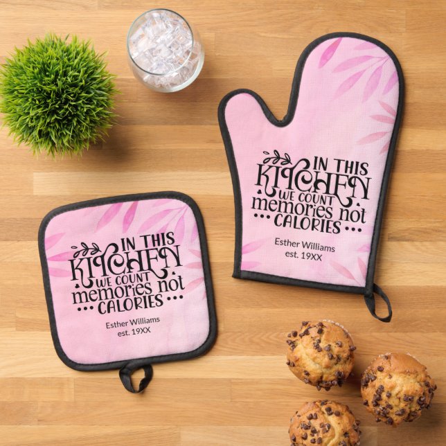 Memories Not Calories light pink Oven Mitt & Pot Holder Set (Top Down)