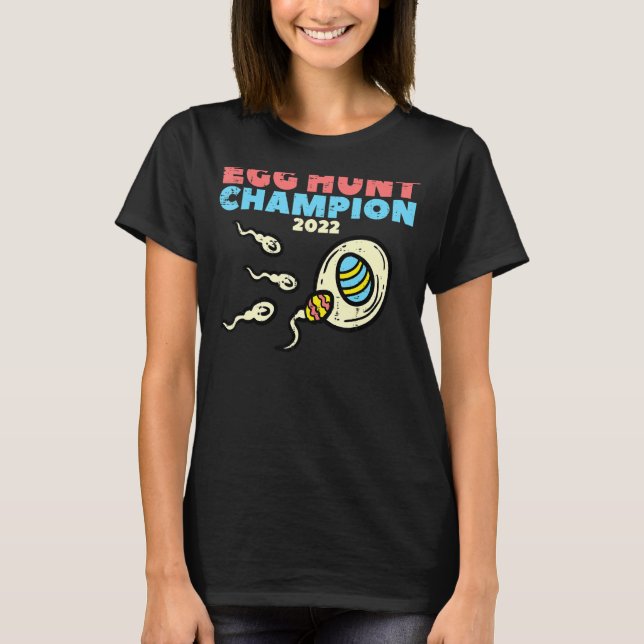 Mens Egg Hunt Champion 2022 Easter Pregnancy Annou T-Shirt (Front)