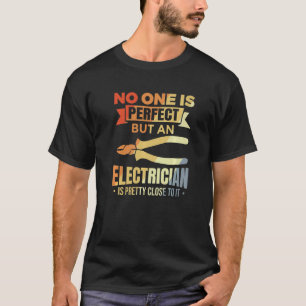 Mens  Electronics Technician Joke for Electricians T-Shirt