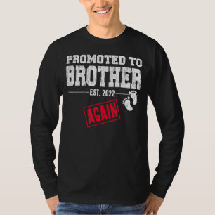 Mens Father's Day 2022 Daddy Promoted to Brother A T-Shirt