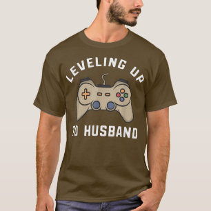 Mens Gamer Engagement for Groom Levelling Up To Hu T-Shirt