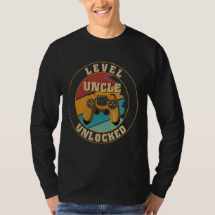 Mens Gamer New Uncle Dad Mom Baby Announcement Pre T-Shirt