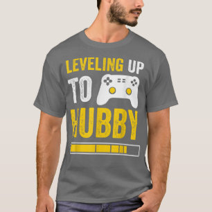 Mens Levelling Up To Hubby Husband Gamer Engagemen T-Shirt