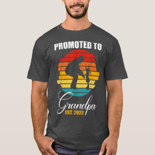 Mens Lovers Day Promoted To Grandpa Est 2022 New G T-Shirt