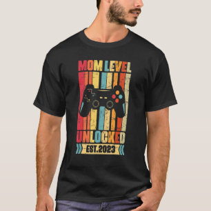 Mens Mom Level Unlocked Est 2023 Best New Game Mo T-Shirt