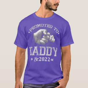 Mens Promoted To Daddy 2022 soon to be New Dad T-Shirt
