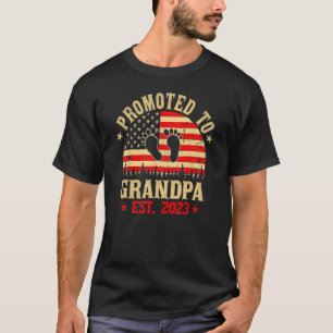 Mens Promoted To Grandpa 2023 First Time Fathers D T-Shirt