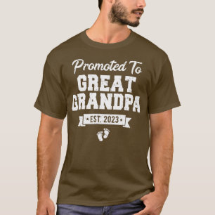 Mens Promoted to Great Grandpa 2023 Soon To Be Gre T-Shirt