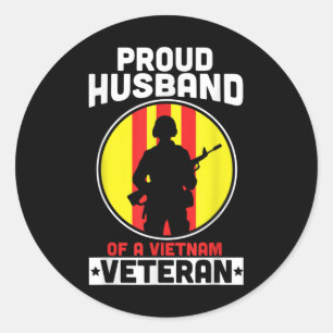 Mens Proud Husband Of A Vietnam Veteran American V Classic Round Sticker