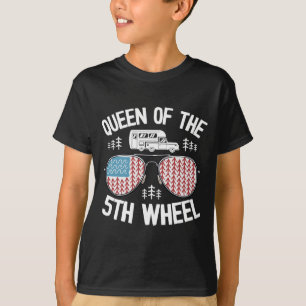 Mens queen of the 5th wheel camper american flag T-Shirt
