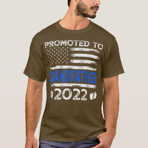 Mens Retro Promoted To Grandfather 2022 USA Flag F T-Shirt