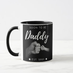 Mens Soon To Be Daddy Est 2023 Retro Fathers Day Mug