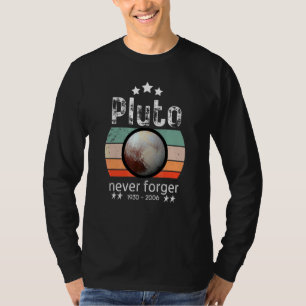 Mens Vintage Never Forget Pluto Retro Style T-Shirt