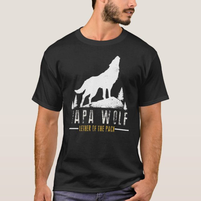 Mens Wolf Pack Family Dad Papa Wolf For Father's T-Shirt (Front)