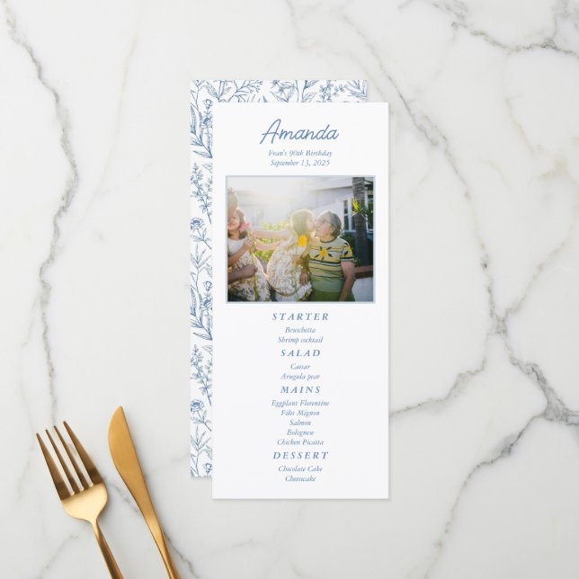 Menu d'anniversaire bleu floral élégant personnali (Devant/Arrière en situation)