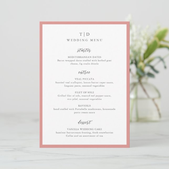 Menu Élégant corail rose Monogramme Mariage moderne (Debout devant)