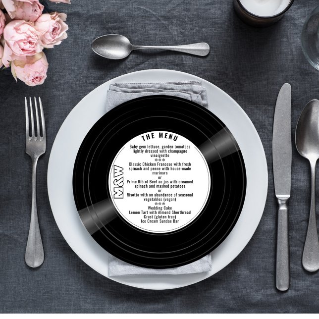Menu Mariage de disques vinyle rond avec Monogramm (Round vinyl record style wedding dinner menu with your monogram.)