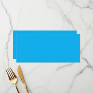 Menu un ciel bleu avec un avion