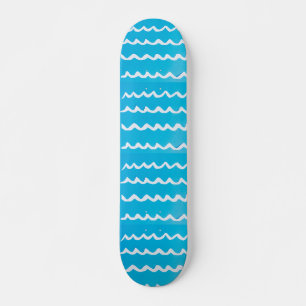 mer sur skateboard