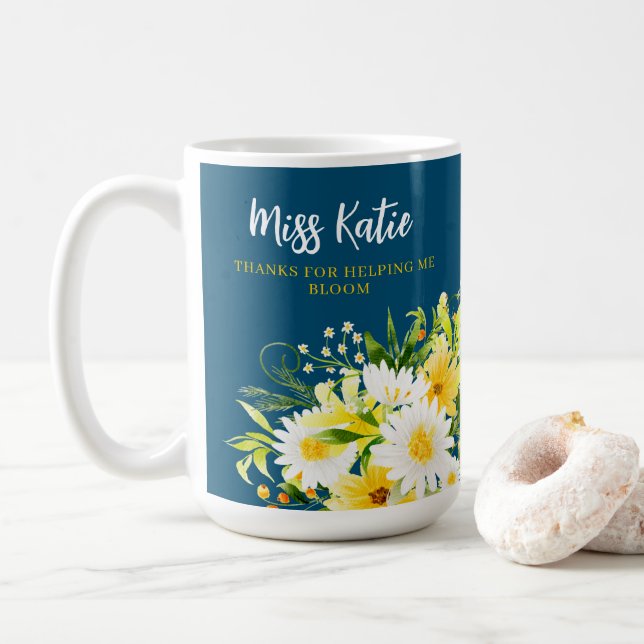 Merci De M'Aider À Bloom Daisy Mug (Avec donut)