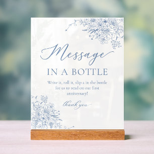 Message de mariage bleu poussiéreux dans une boute
