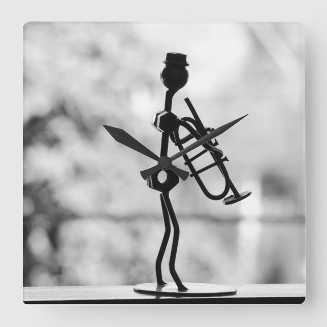Metal art stick man with trumpet wall clock (Front)