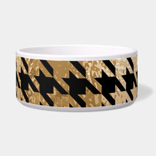 Metallic gold hounds tooth, fashion pattern.