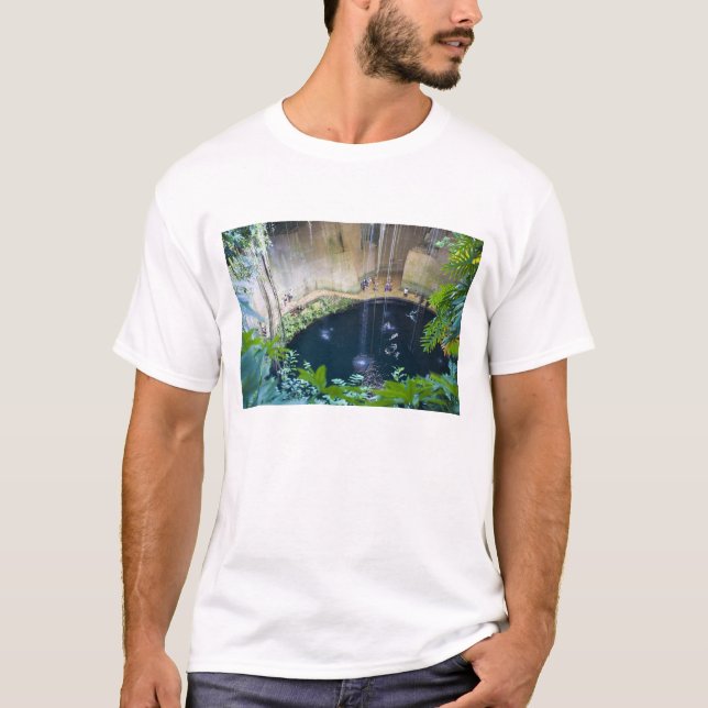 Mexico, Quintana Roo, near Chichen Itza, T-Shirt (Front)