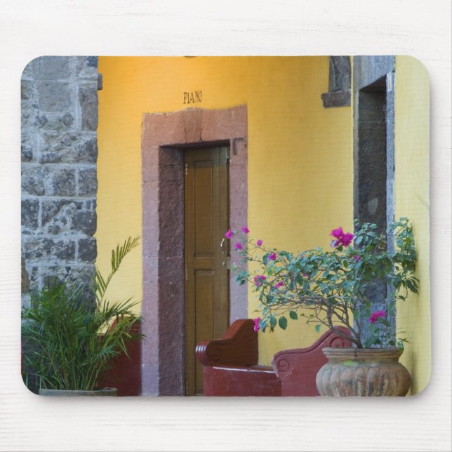 Mexico, San Miguel de Allende, Archway entrance Mouse Pad (Front)