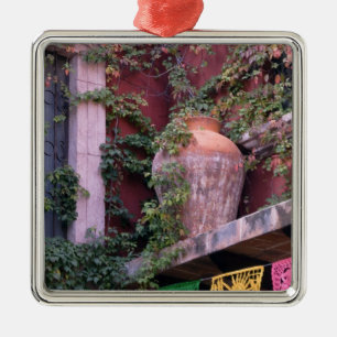 Mexico, San Miguel de Allende, Ivy, clay pot, Metal Ornament