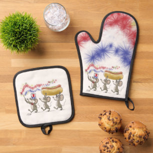 Mic, Mac & Moe's Happy 4th of July Oven Mitt & Pot Holder Set