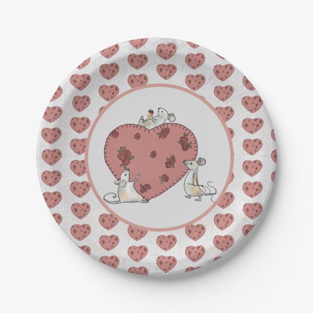 Mice sew the heart of cardboard plates (Front)