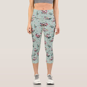 Mickey & Minnie   Holiday Kisses Pattern Capri Leggings