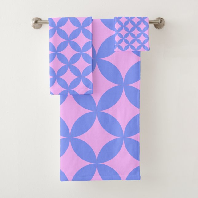 Mid Century Mod Pattern in Pink and Periwinkle Bath Towel Set (Insitu)