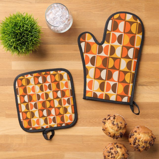 Mid Century Modern Geometric Abstract Pattern Oven Mitt & Pot Holder Set (Top Down)