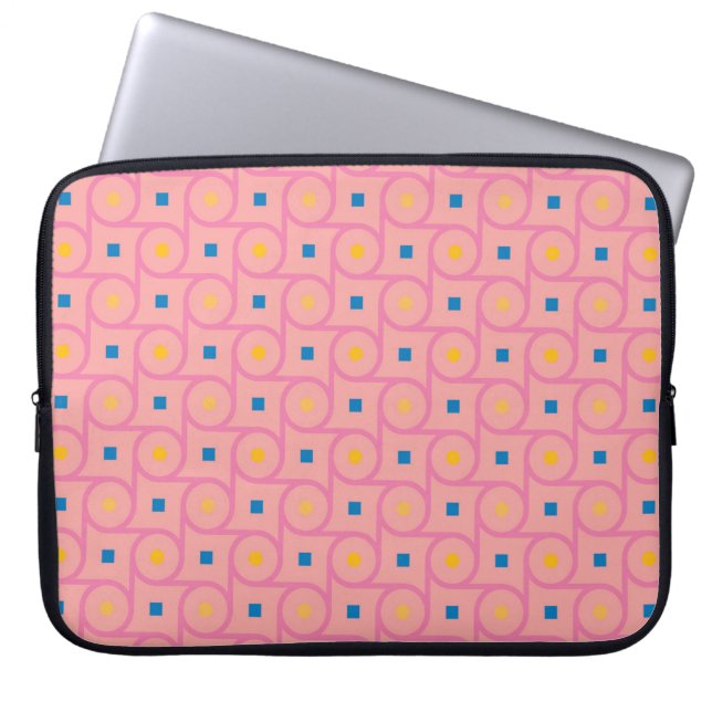 Mid Century Modern Pink Interlocking Circle Laptop Sleeve (Front)